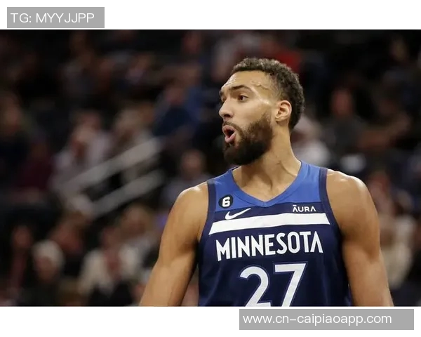 戈贝尔半场表现抢眼11分8板3助助力球队领先鹈鹕