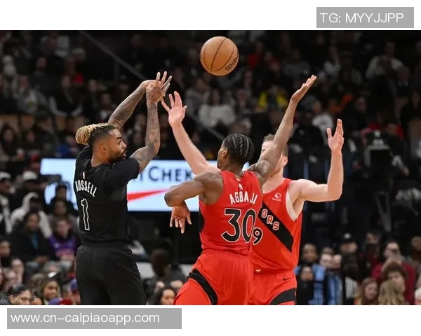 戈贝尔内线统治力尽显10投8中轻松拿下18分14篮板4盖帽正负值高达32