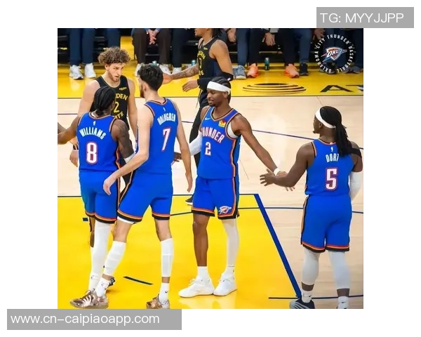 杰伦约翰逊本季表现惊艳40105成联盟前锋佼佼者与字母哥并肩而立 杰伦约翰逊本季表现惊艳40105成联盟前锋佼佼者与字母哥并肩而立